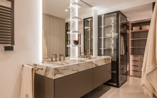 Ground floor apartment facing the sea