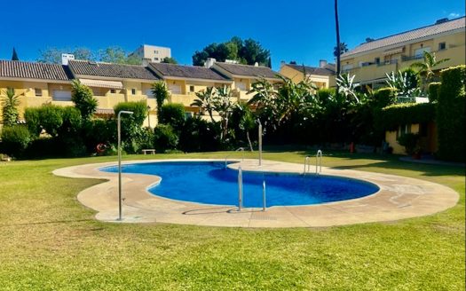 Coqueta casa adosada ideal permanente