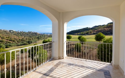 Brand-new townhouses overlooking the golf course